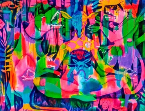 Ausstellung „Terapia“ in Kloster Irsee – Kunstwerke von Rolando Vázquez Hernández über Emotion, Sucht und Resilienz.